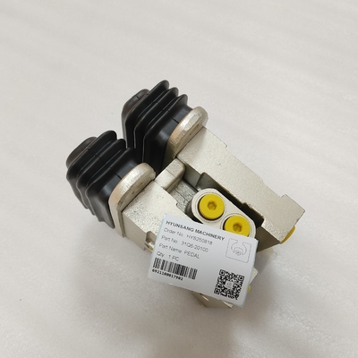 Hyunsang Excavator Parts 31Q6-20100 Pedal For Model HX140L, HX160L, HX180L, HX220L